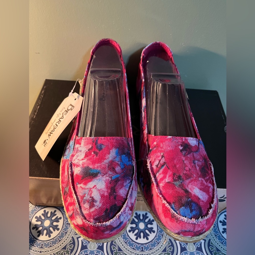 NWT Bearpaw Flat Shoes, Heather Pink Size 9 Women's Canvas Sandals, Sisal Border